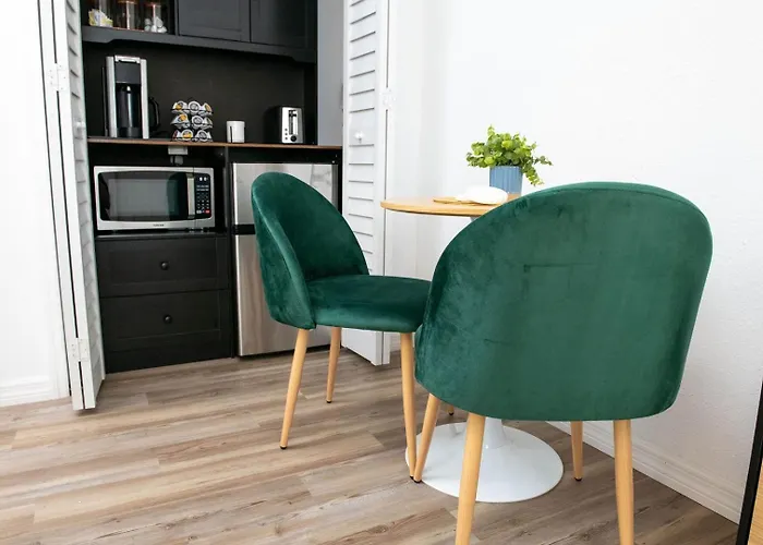 By The • King Bed + Bbq Grill Apartment
