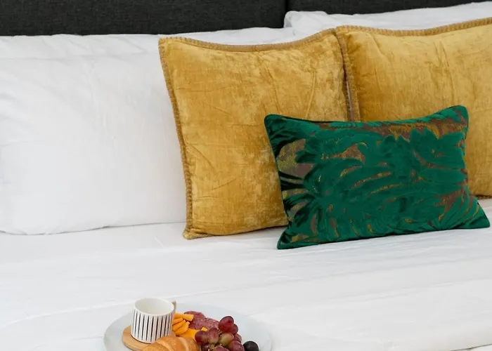 By The • King Bed + Bbq Grill Apartment Clearwater Beach