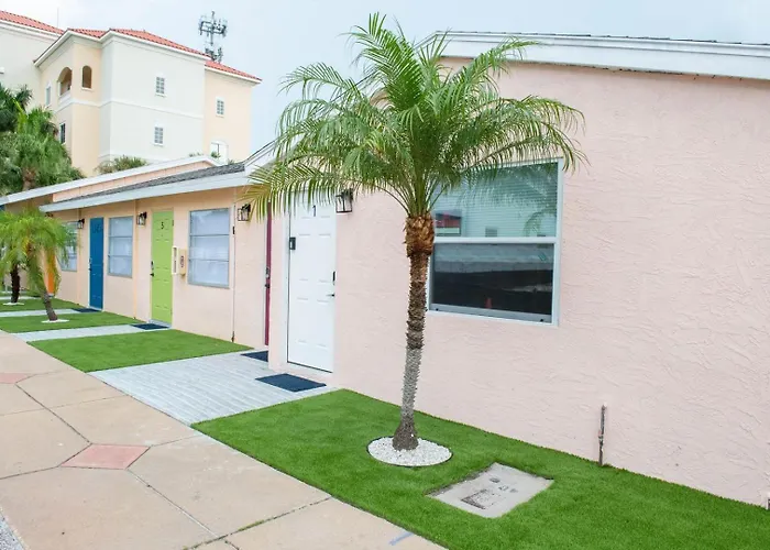 By The • King Bed + Bbq Grill Apartment *